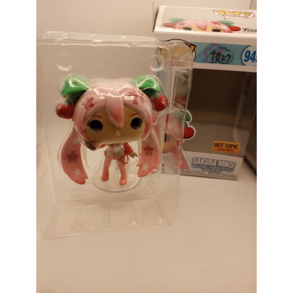 Funko POP! Sakura Miku Cherry Blossom 945 Hot Topic Exclusive Collectible Figur - Picture 2 of 16